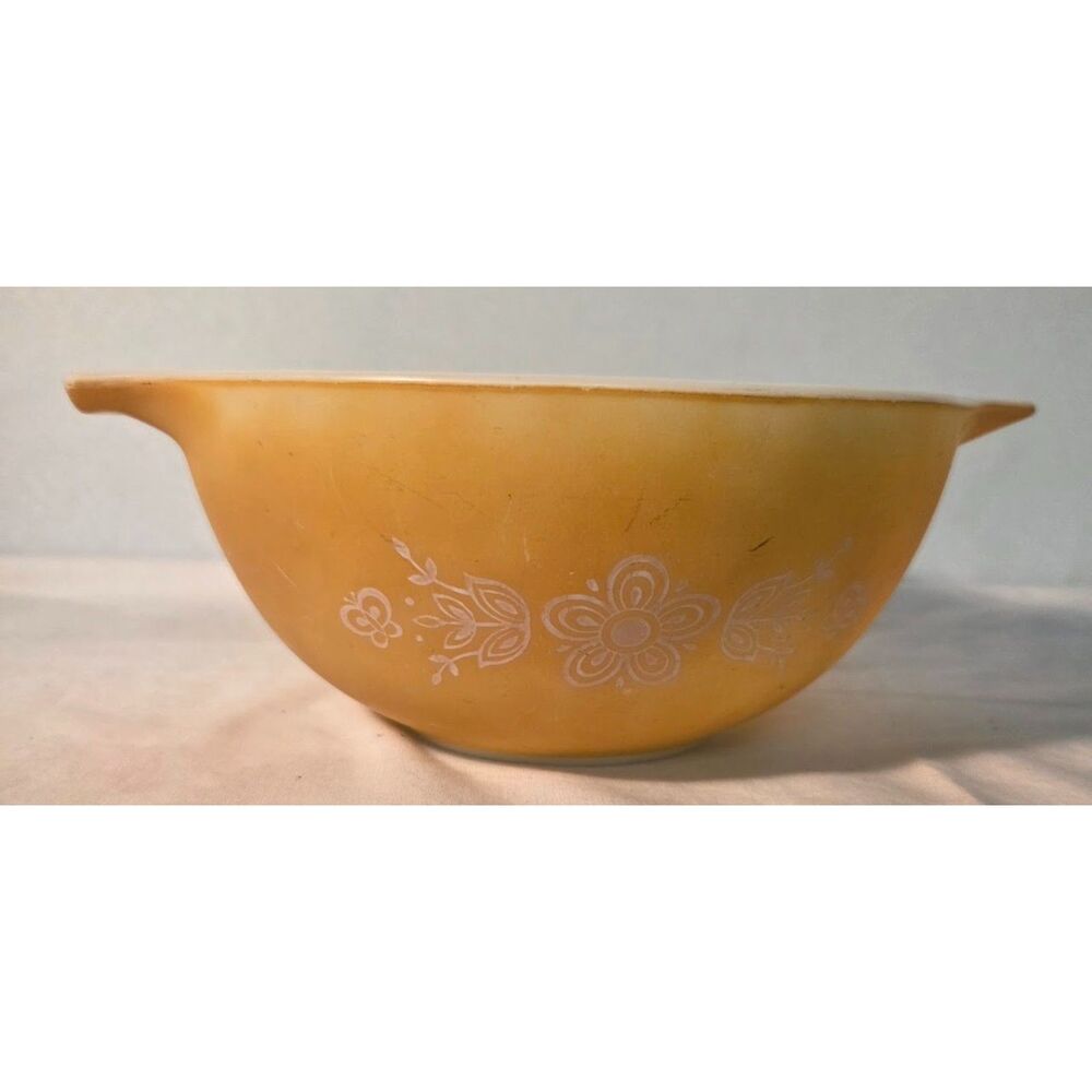 Vintage Pyrex Butterfly Gold Cinderella Mixing Bowl 441